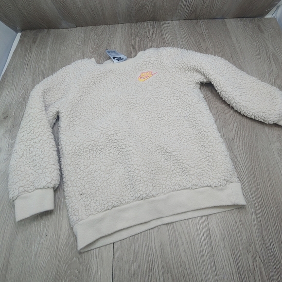 Nike Baby Beige Cream Sherpa Fleece Pullover Sweater Embroidered Logo Pink 24 M - Picture 1 of 7